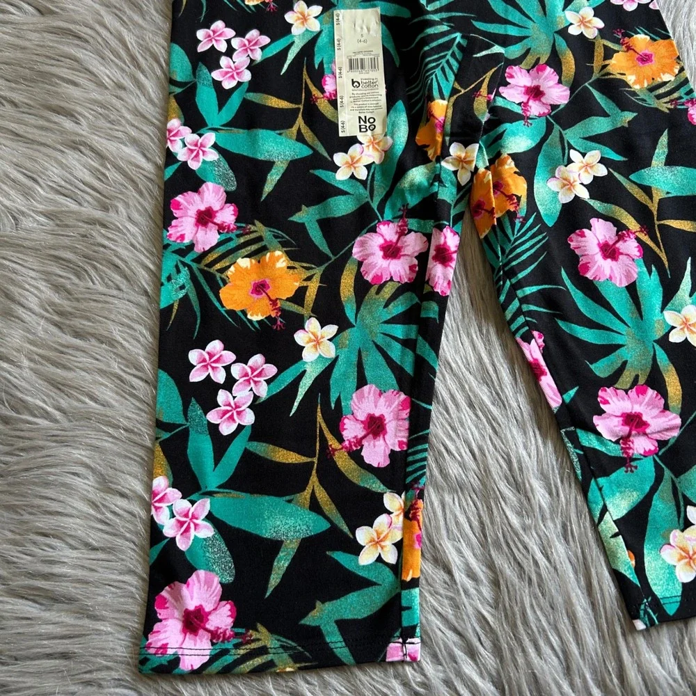 No Boundaries Capri Leggings Women Size‎ Small 4-6 Tropical Floral Stretch Pants - Picture 3 of 4